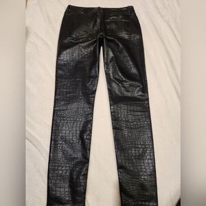 White House Black Market, NWOT- The Skinny mid rise pants - croc like material.
